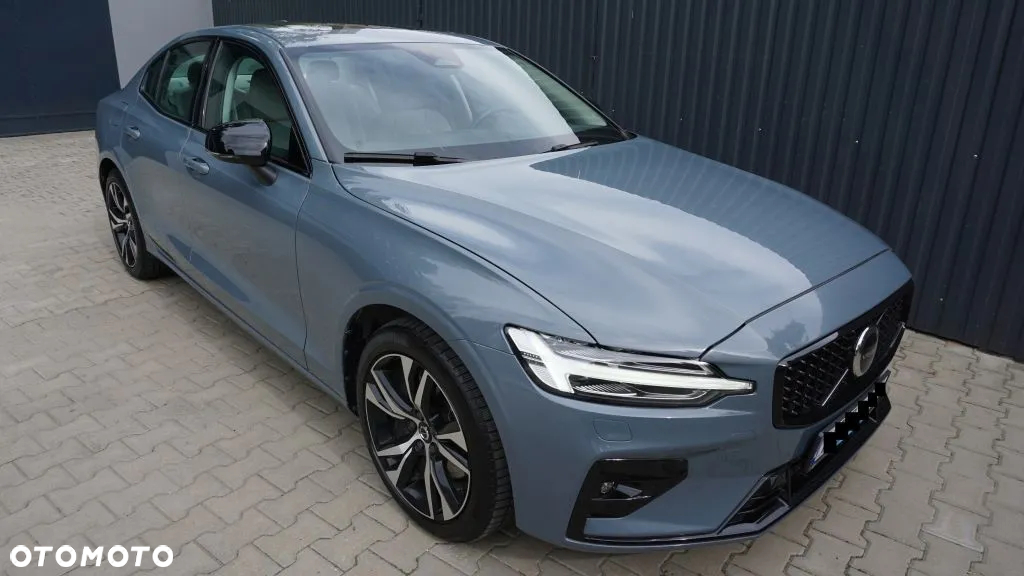 Volvo S60 B5 B Ultimate Dark - 2