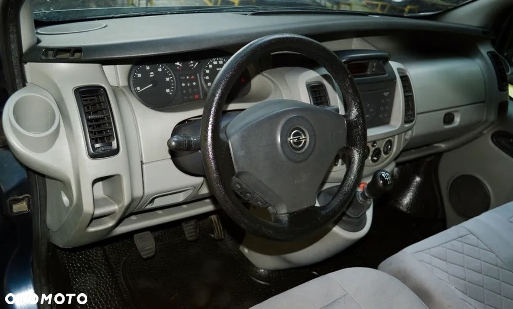 Opel VIVARO - 28