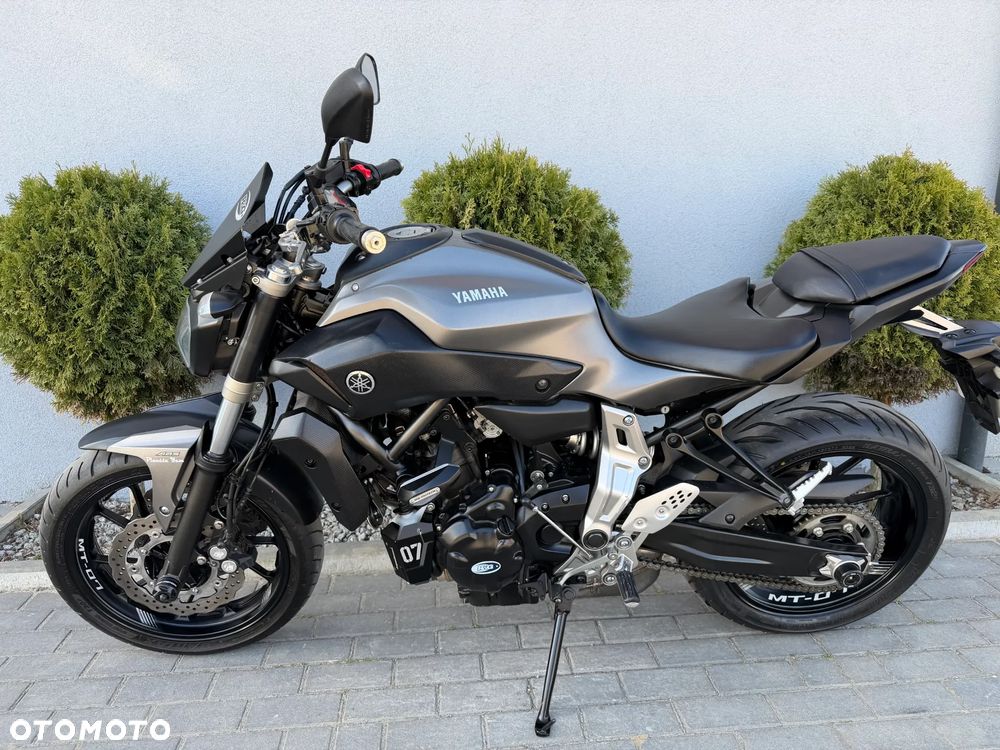 Yamaha MT - 8