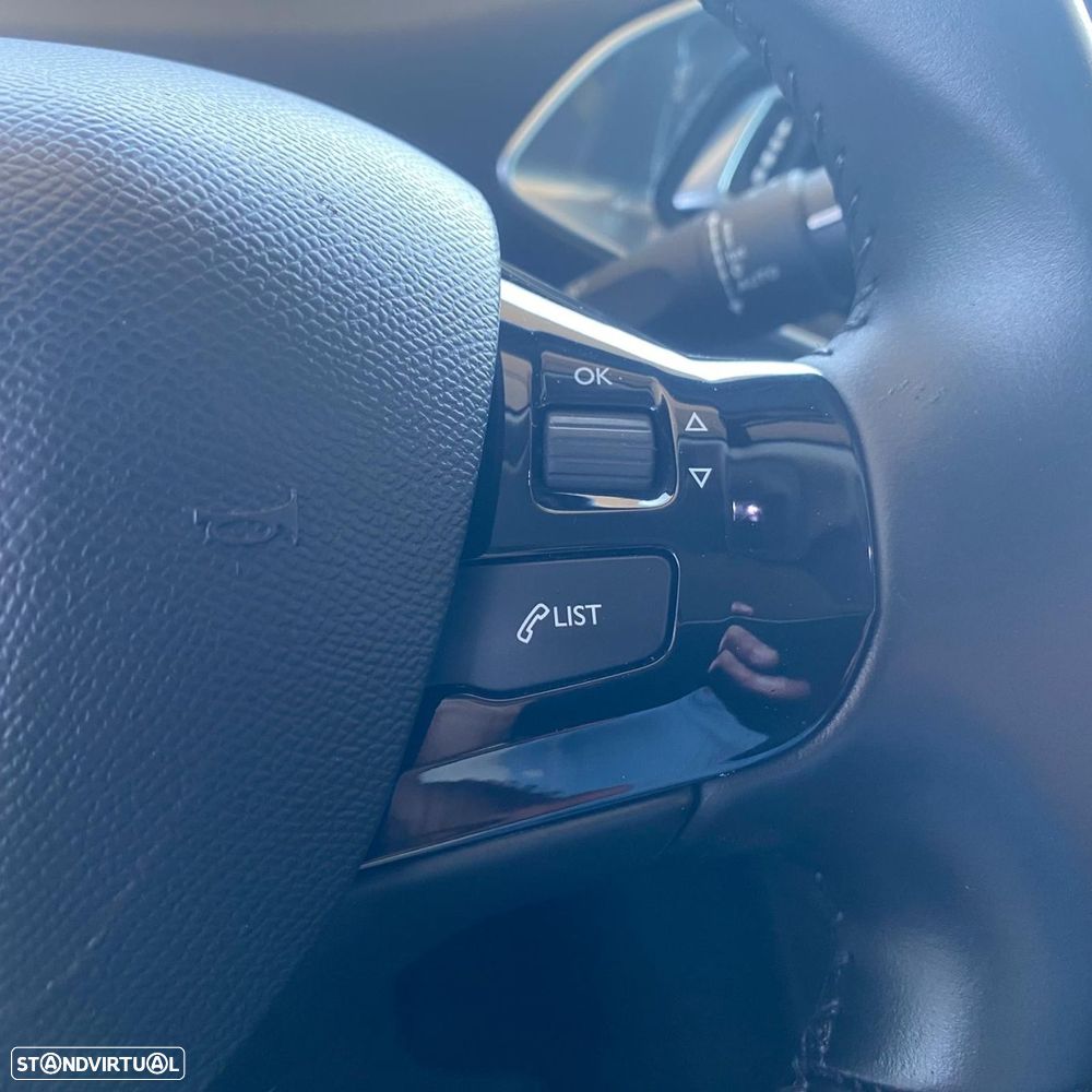 Peugeot 308 1.6 BlueHDi Allure J17 - 23