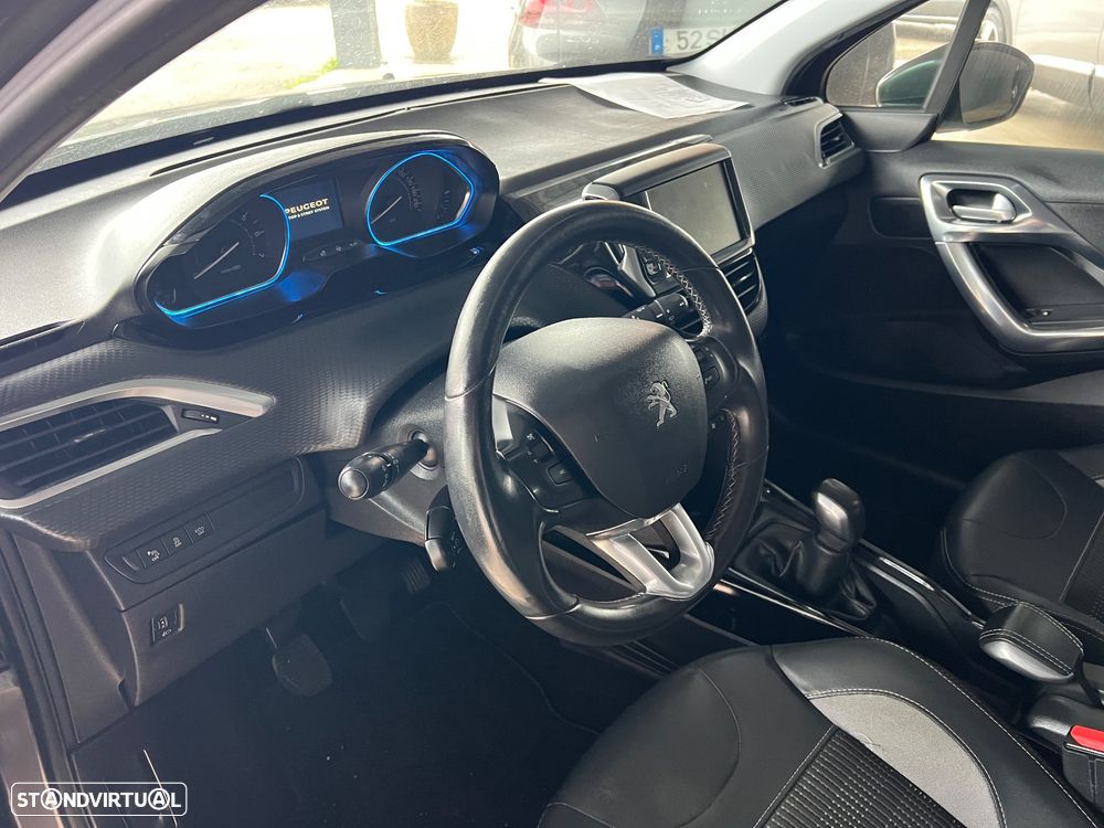 Peugeot 2008 1.2 PureTech Allure - 11