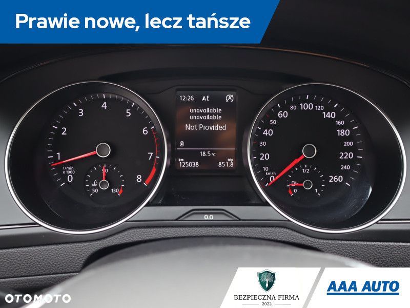 Volkswagen Passat - 12