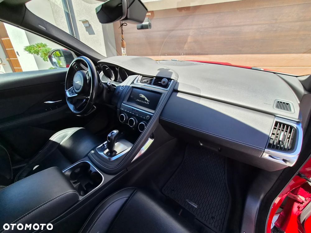 Jaguar E-Pace 2.0 i4P AWD R-Dynamic SE - 12