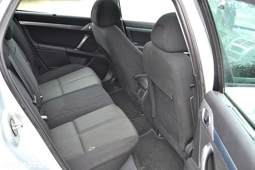 Peugeot 407 - 8