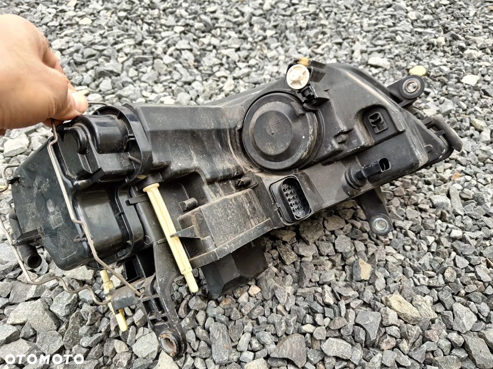VW PHAETON LAMPA PRZEDNIA XENON LEWA UCHWYTY OK - 10