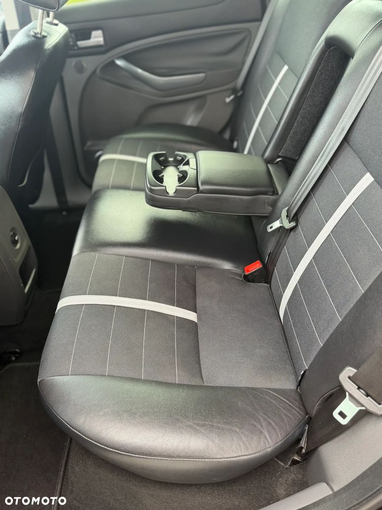 Ford Kuga 2.0 TDCi Titanium - 8