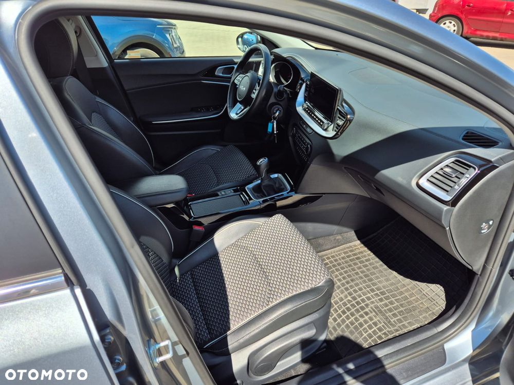 Kia Ceed 1.5 T-GDI Business Line - 14