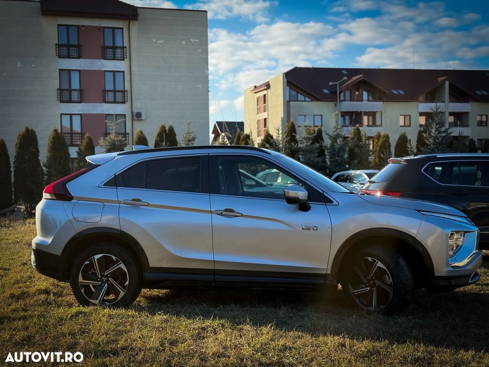 Mitsubishi Eclipse-Cross PHEV Intense+ Black - 4