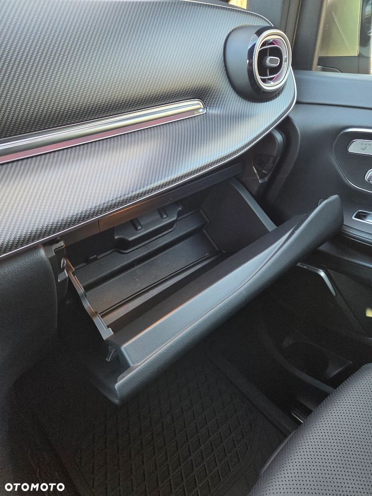 Mercedes-Benz Klasa V - 13