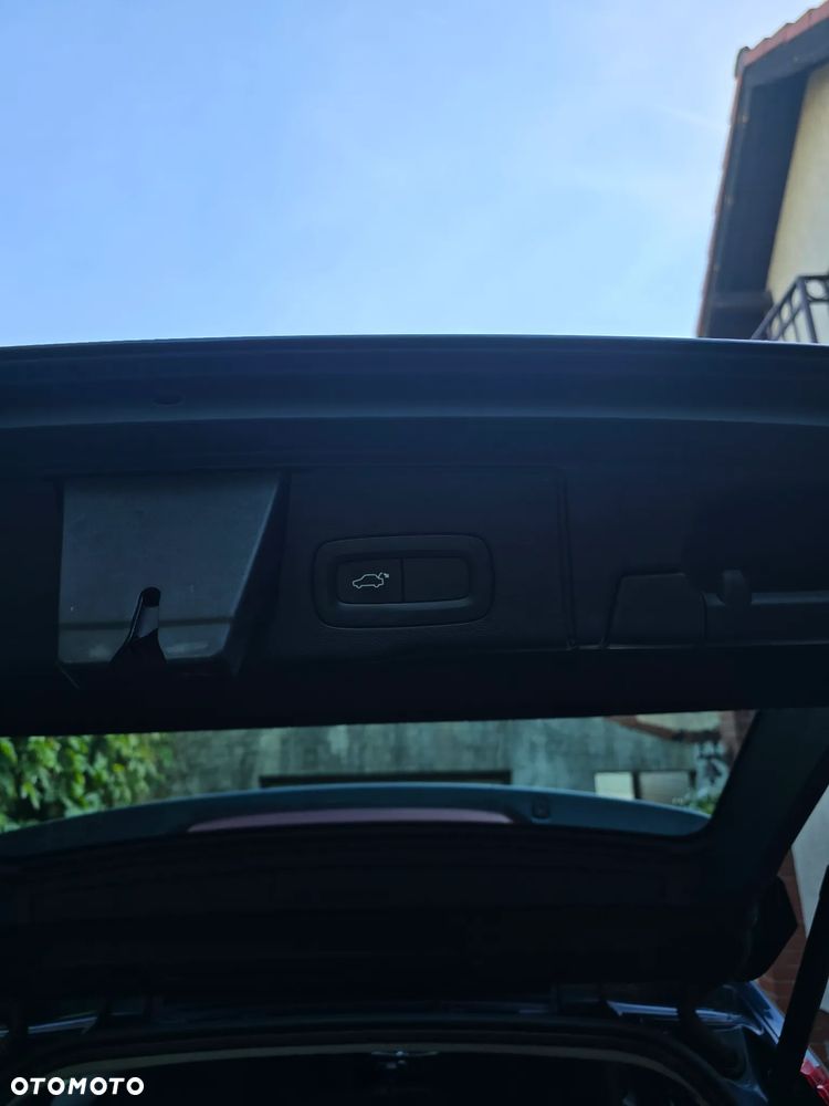 Volvo XC 60 D4 Momentum Pro - 21