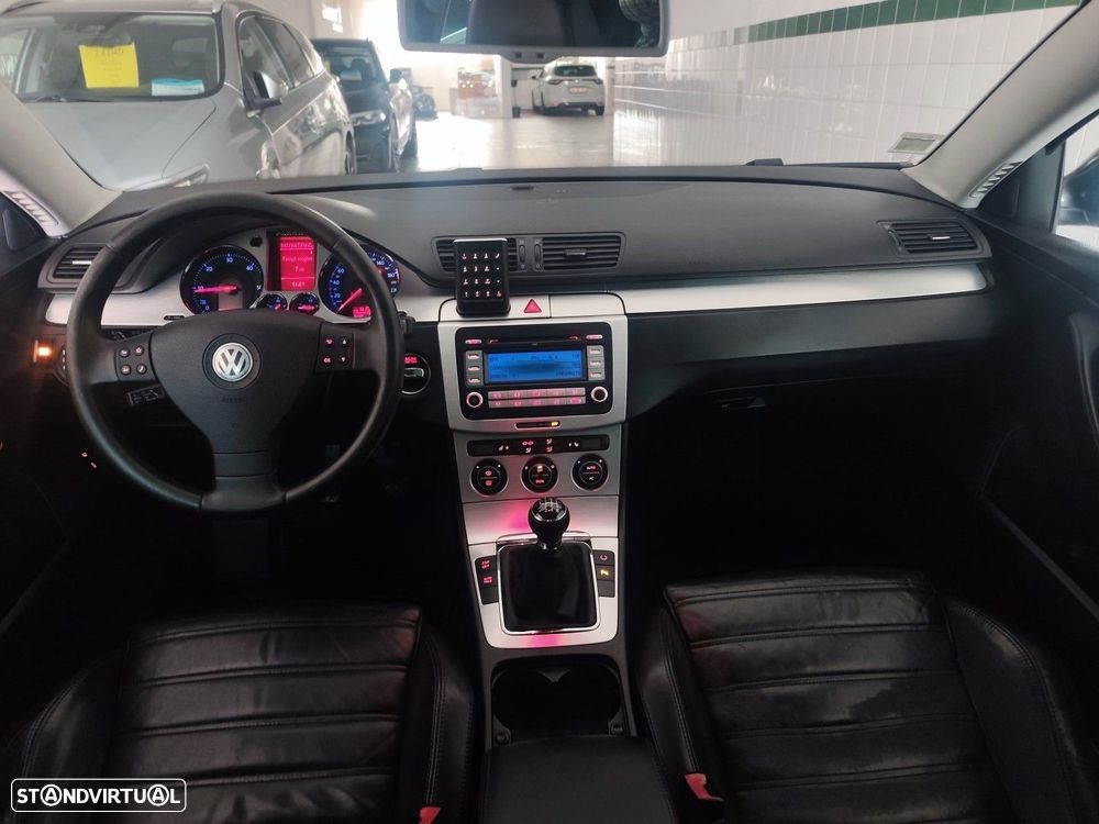 VW Passat Variant 2.0 TDi Highline - 14