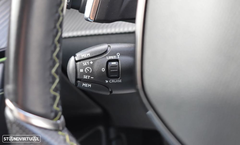 Peugeot 2008 1.2 PureTech GT EAT8 - 34