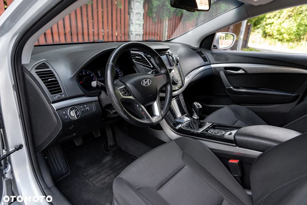 Hyundai i40 1.6 GDI Comfort + - 17