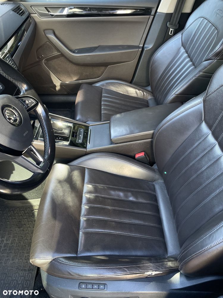 Skoda Superb 2.0 TDI L&K DSG - 8
