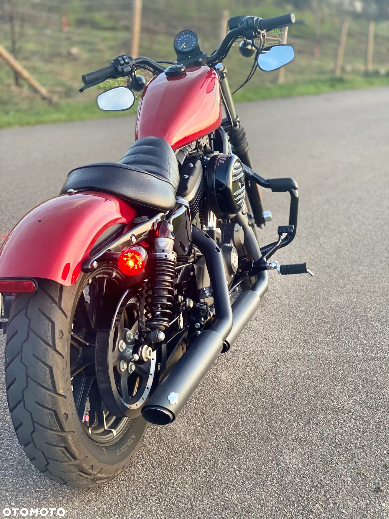 Harley-Davidson Sportster Iron 883 - 3