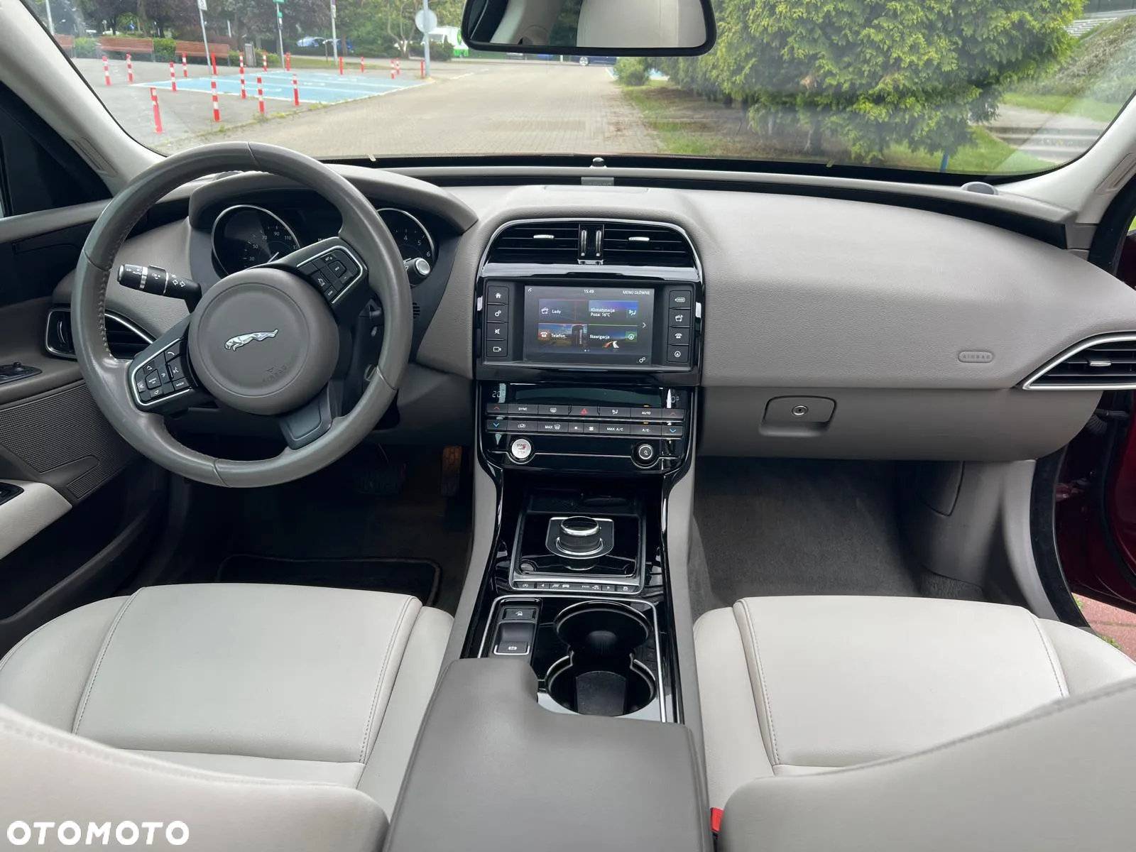 Jaguar XE 2.0 T Prestige - 15
