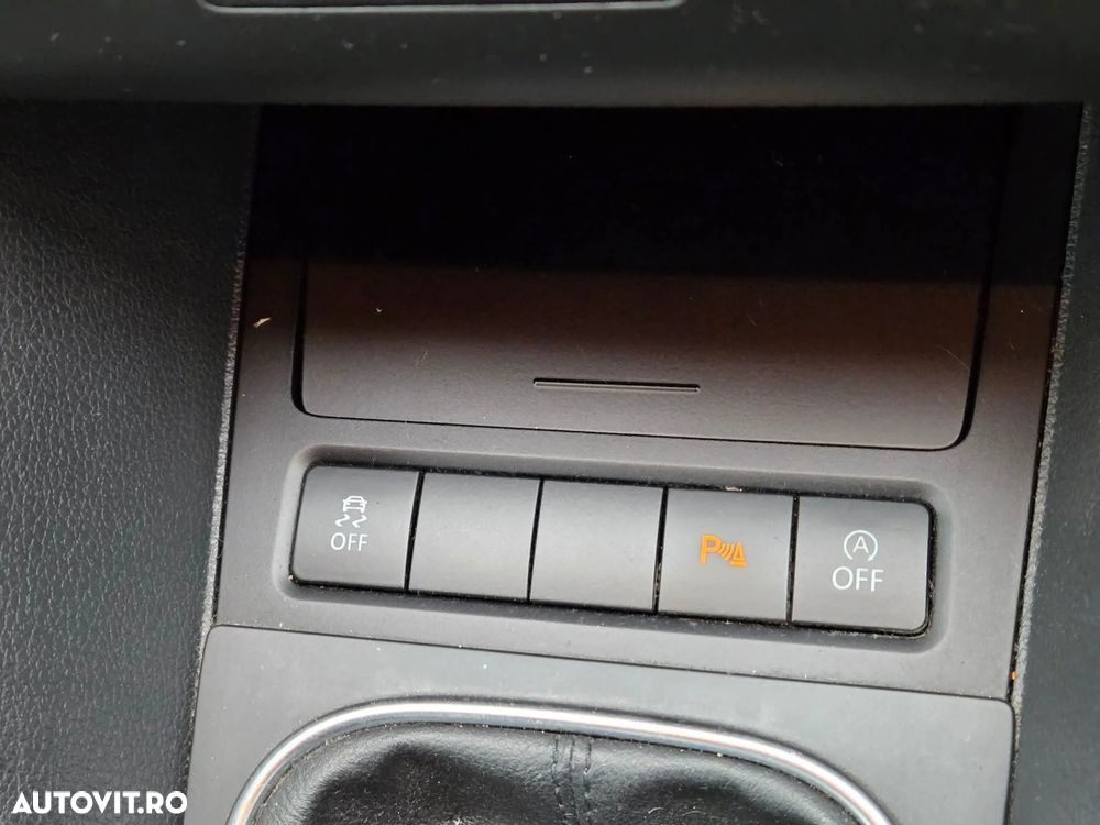 Volkswagen Golf 1.6 TDI BlueMotion Technology Comfortline - 18