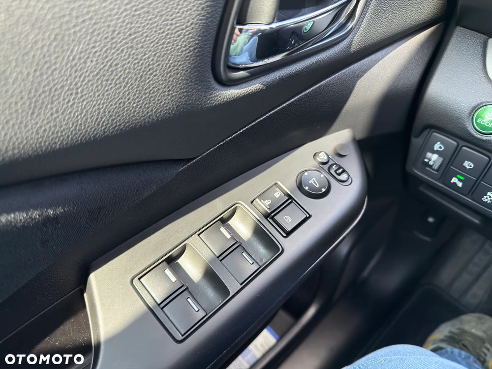 Honda CR-V 2.0i-VTEC 4WD Automatik Executive - 34