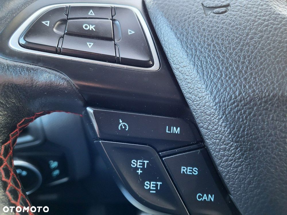 Ford Focus - 33