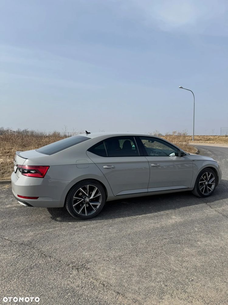 Skoda Superb 2.0 TDI SCR Sportline DSG - 31