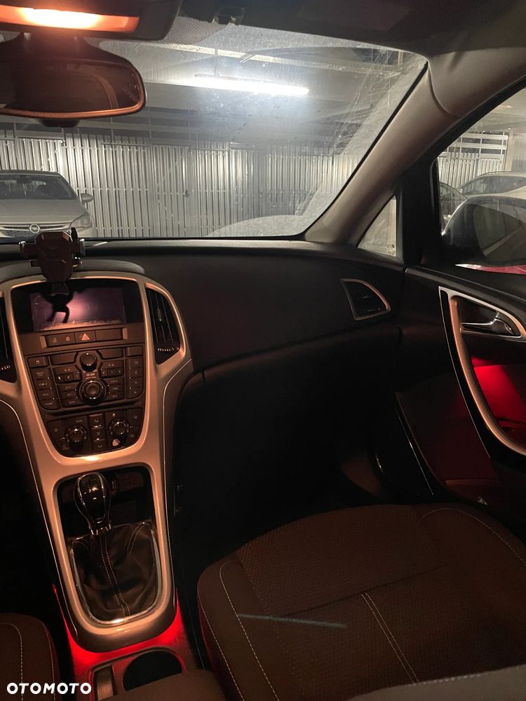 Opel Astra 1.4 Turbo - 10