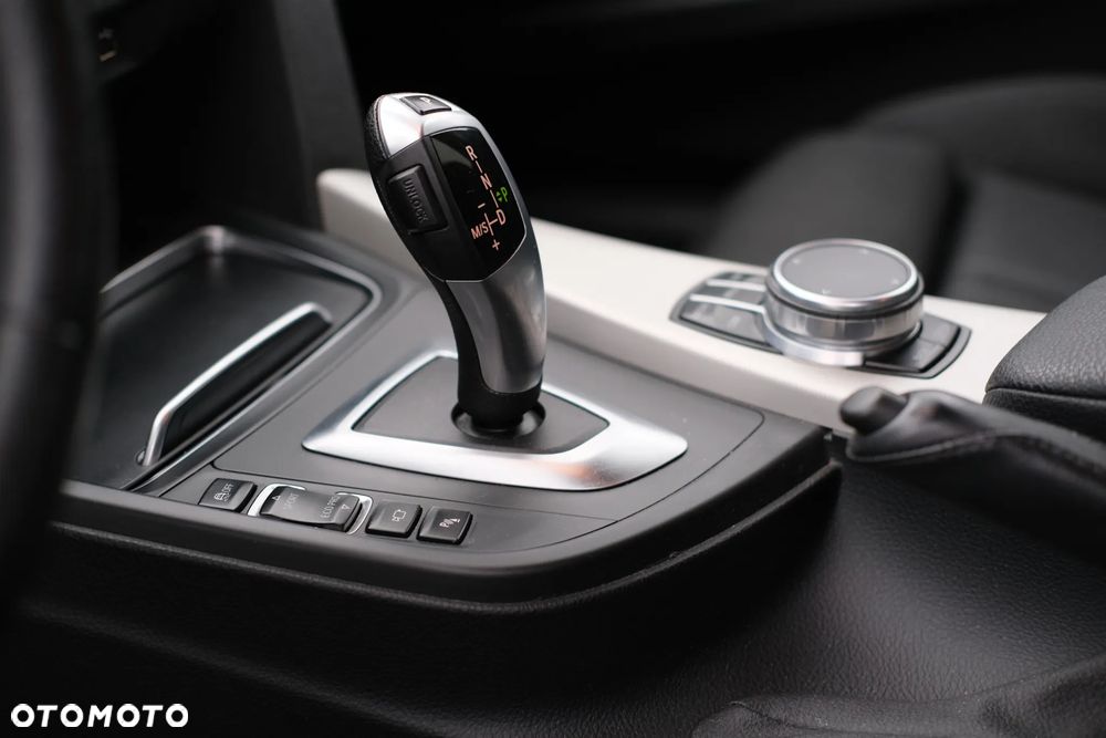 BMW Seria 3 320d xDrive Advantage - 20