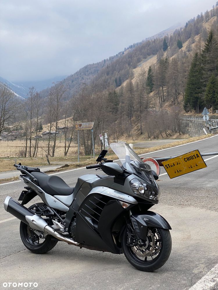 Kawasaki GTR - 6