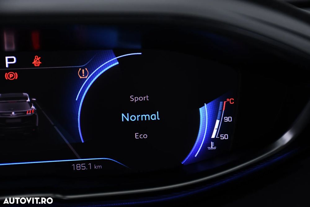 Peugeot 3008 1.2 PureTech Turbo S&S EAT8 Allure - 32