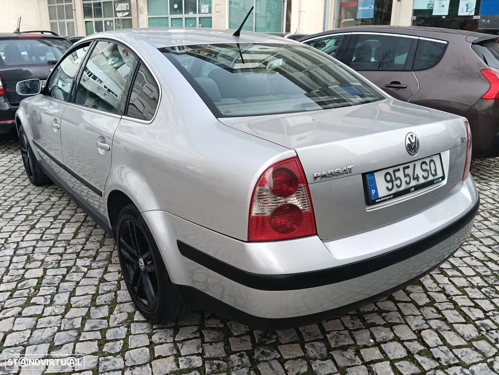 VW Passat 1.9 TDi Highline - 2