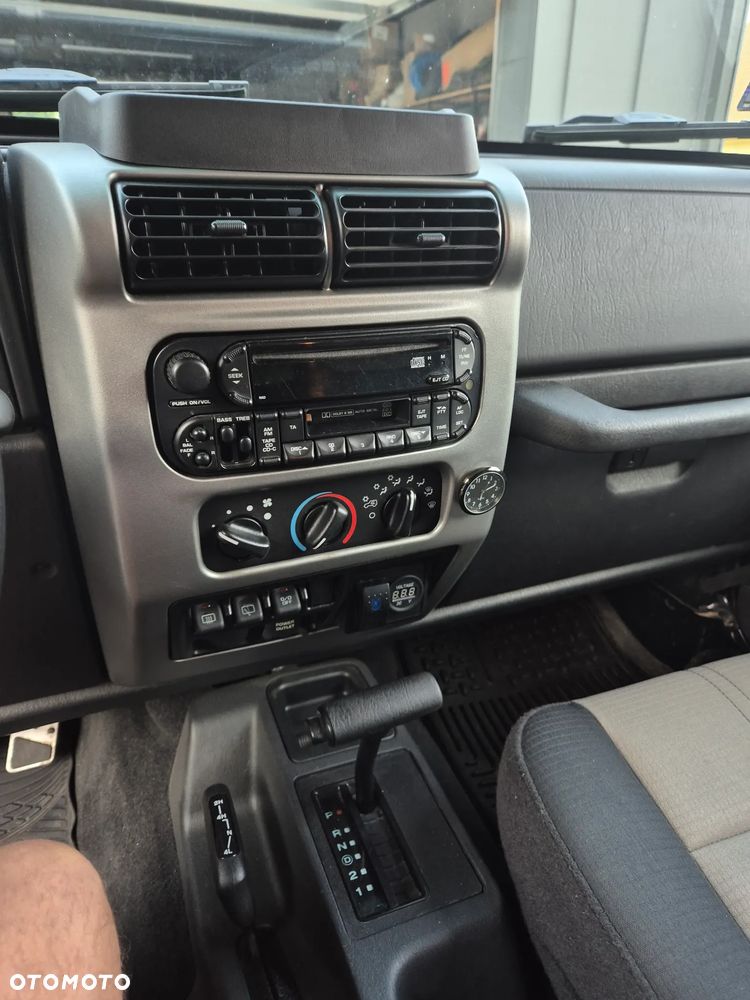 Jeep Wrangler 4.0 Sport - 8