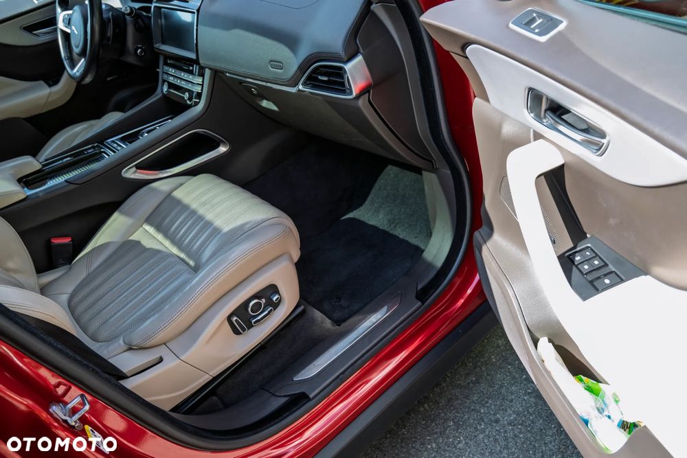 Jaguar F-Pace 2.0 i4D AWD Portfolio - 12