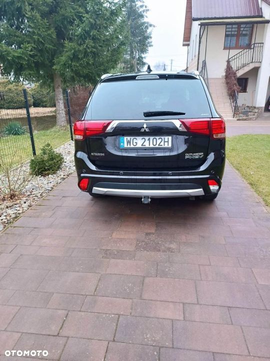 Mitsubishi Outlander - 3