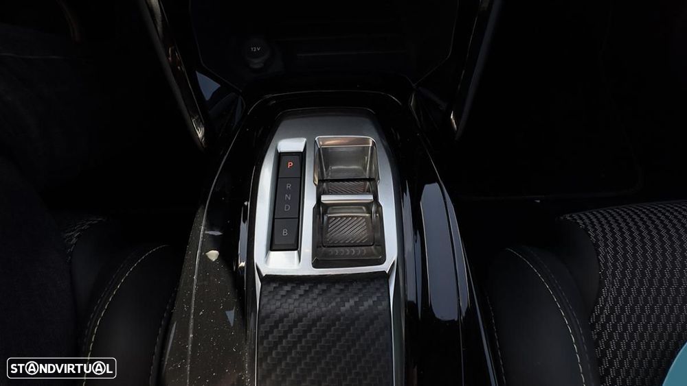 Peugeot e-2008 50 kWh GT - 22