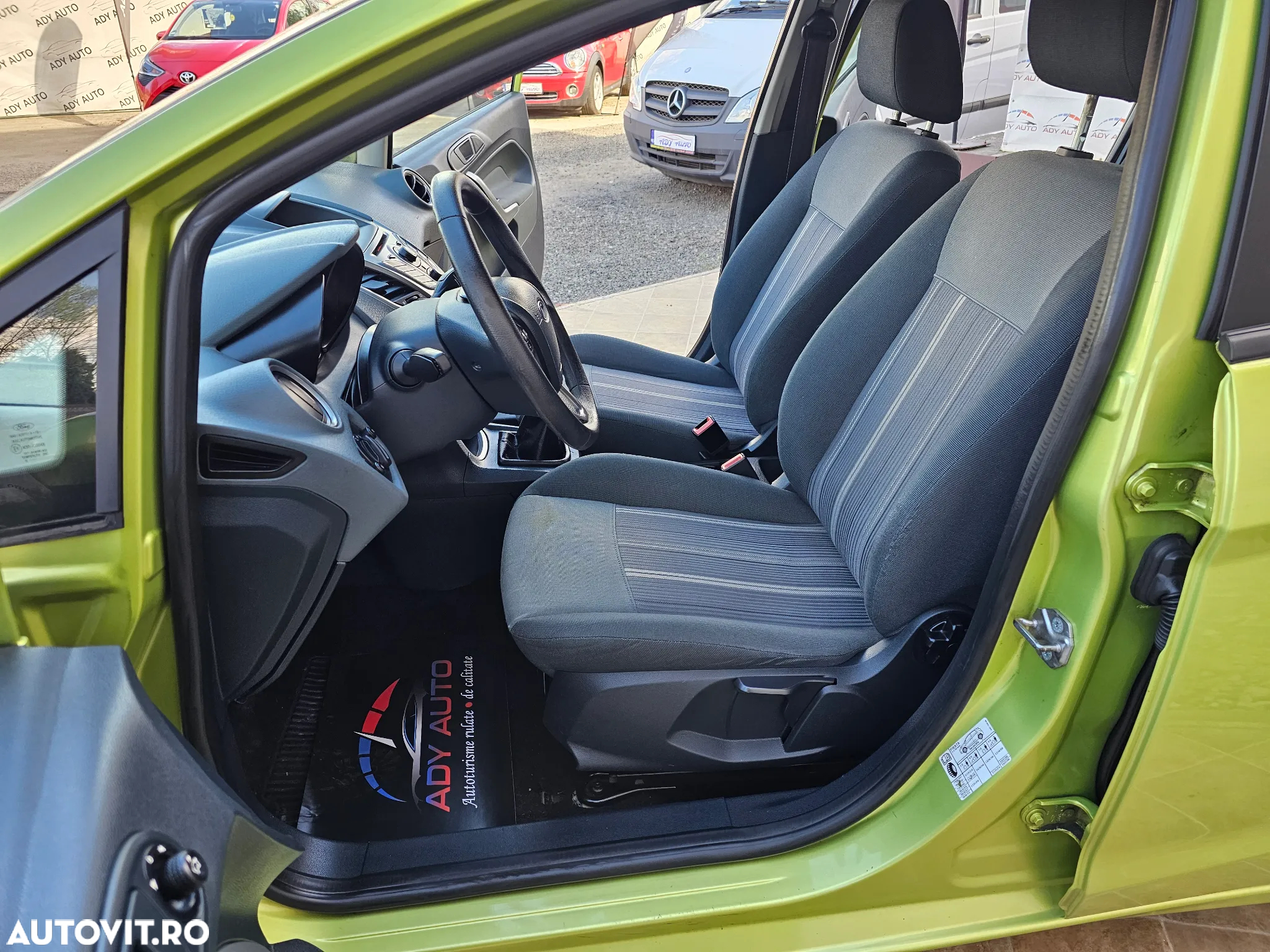 Ford Fiesta 1.4 TDCI Ambiente - 9