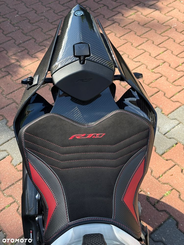 Yamaha R1 - 5
