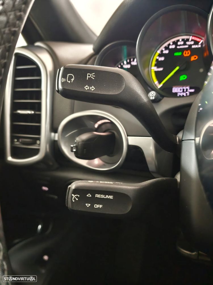 Porsche Cayenne S E-Hybrid Platinum Edition - 32