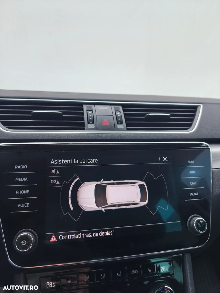 Skoda Superb 2.0 TDI 4x4 DSG Premium Edition - 22