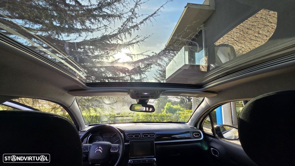 Citroën C3 1.2 PureTech Shine - 1