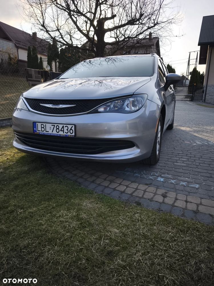 Chrysler Pacifica - 2