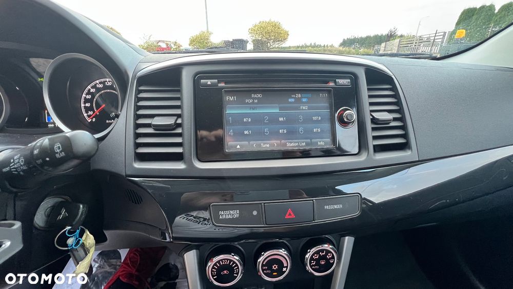 Mitsubishi Lancer Sportback 1.8 Clear Tec CVT Plus - 19