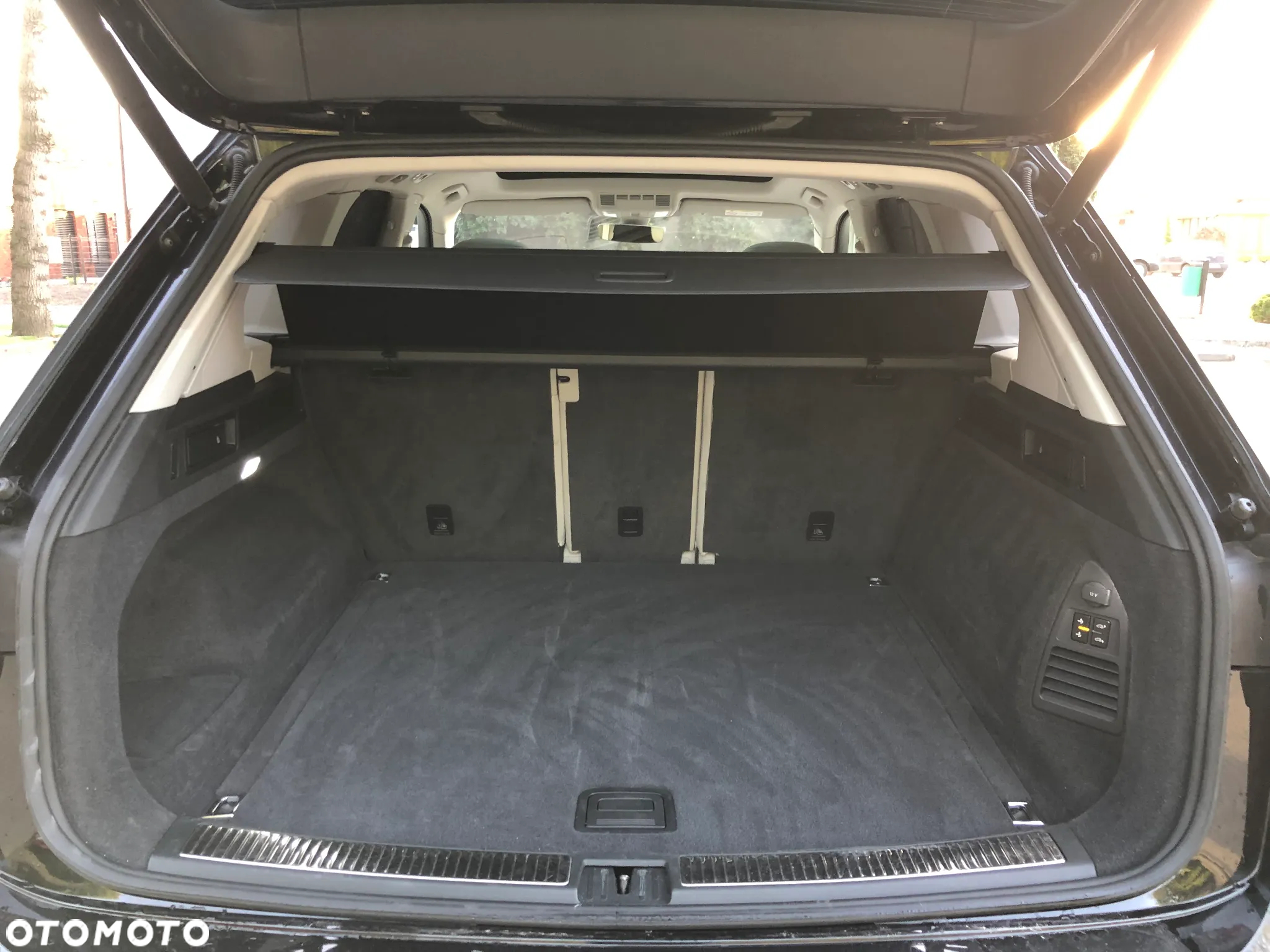 Volkswagen Touareg 4.0 V8 TDI SCR 4Mot R-Line - 38