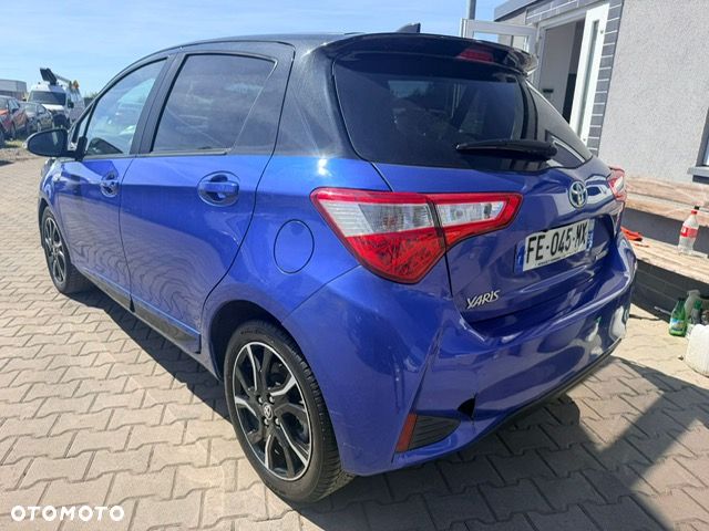 Toyota Yaris Hybrid 100 Selection Platinum - 5
