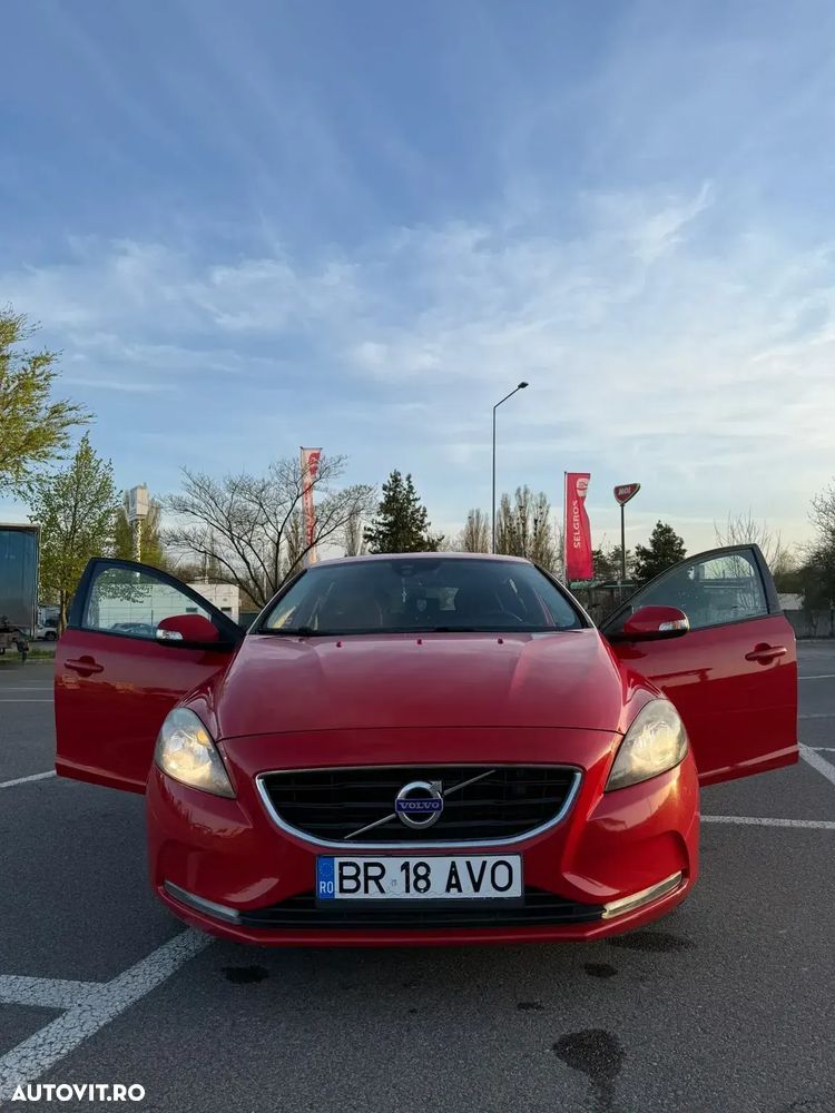 Volvo V40 D3 R Design - 1