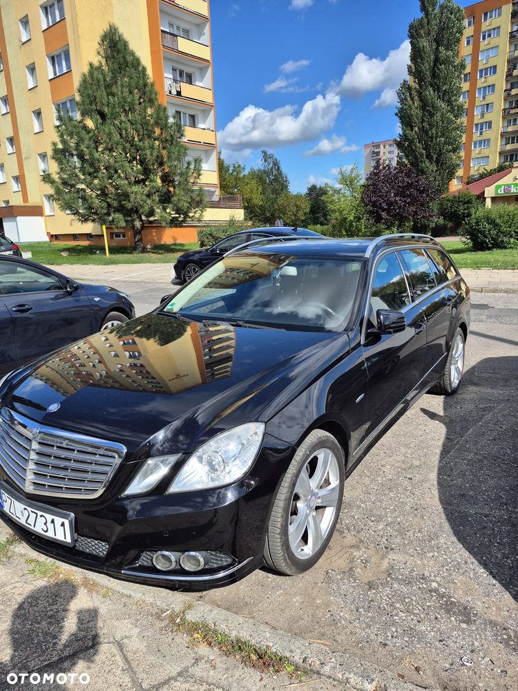 Mercedes-Benz E-Class 2010 photo 4