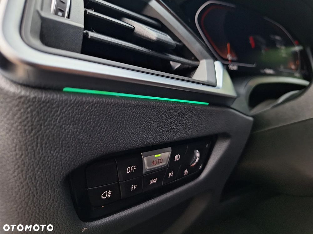 BMW Seria 3 320d MHEV Sport Line - 14