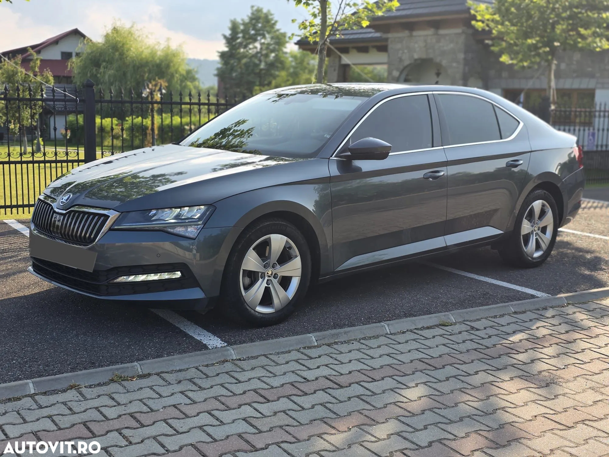 Skoda Superb 1.6 TDI DSG Ambition - 4