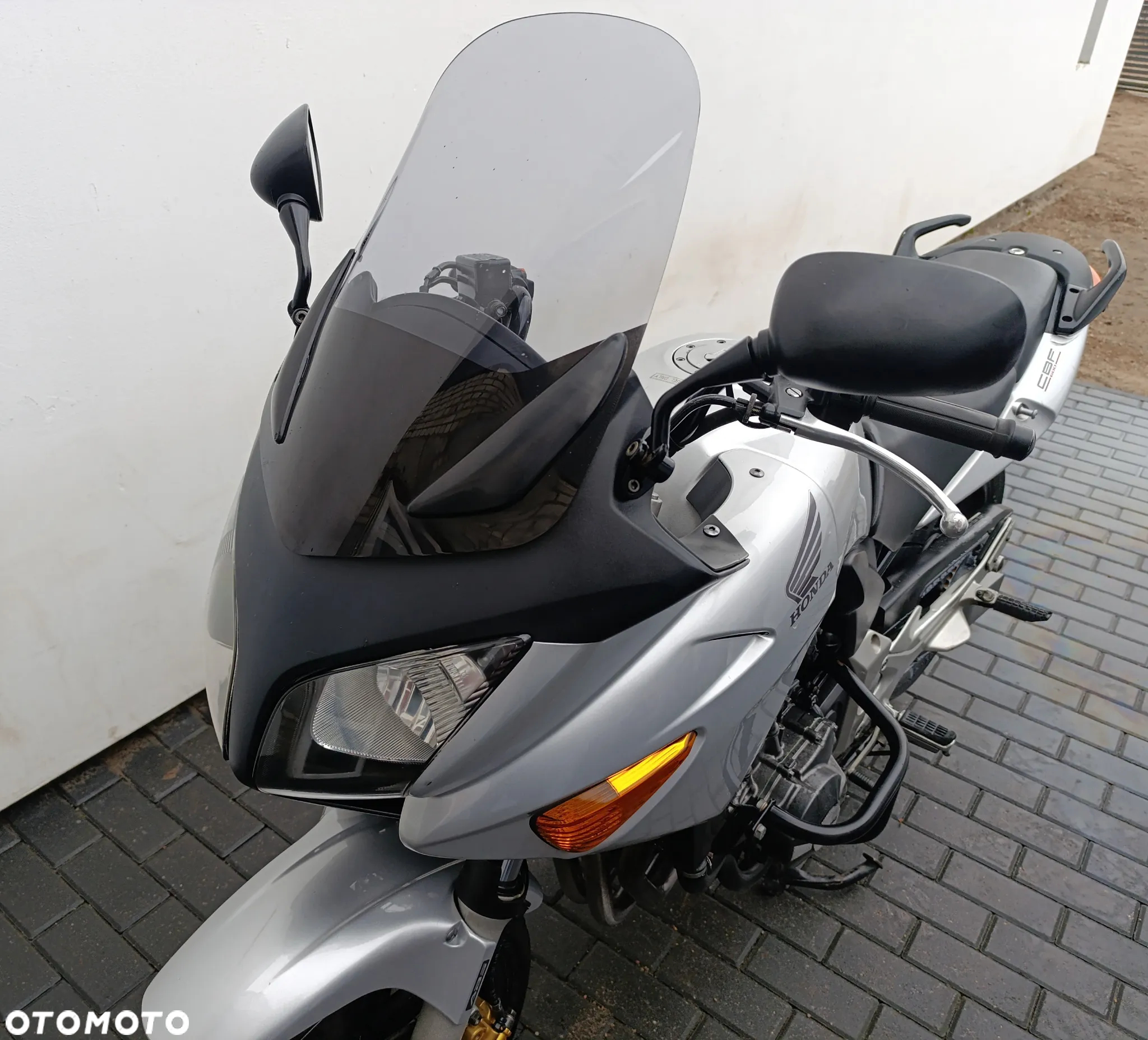 Honda CBF - 10