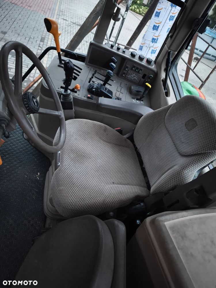 John Deere 6115M - 7