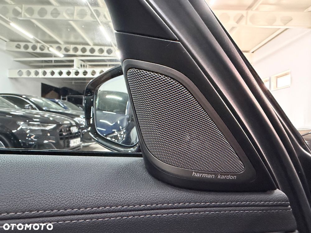 BMW Seria 7 745e sport - 29