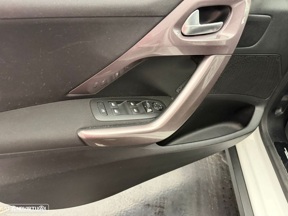 Peugeot 2008 1.2 VTi Active - 6